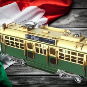 modellino di locomotiva tram vintage vendibile anche singolarmente misure cm 28x8x11 in resina e metallo Bazaritalia Dal 2004 fornitura gadget e souvenir