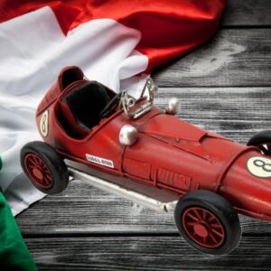 auto da corsa anni 30 tipo mille miglia vendibile anche singolarmente misure cm 16x7x5.5 in resina e metallo Bazaritalia Dal 2004 al servizio del cliente…fornitura gadget e souvenir personalizzati per negozianti